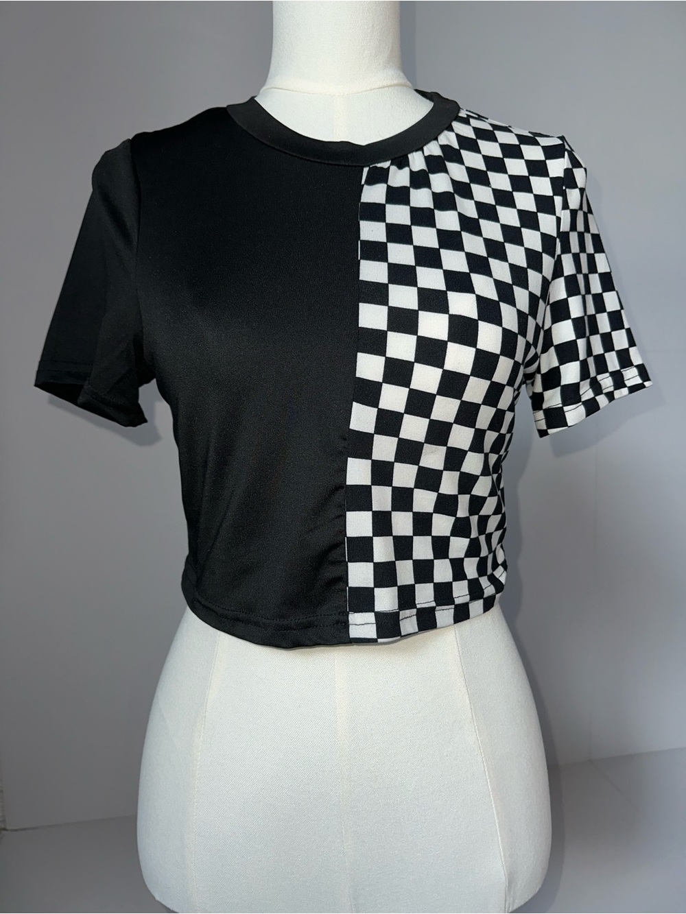 Black White Checkered Crop Top Women Half Panel Split Tee Y2K Streetwear Small